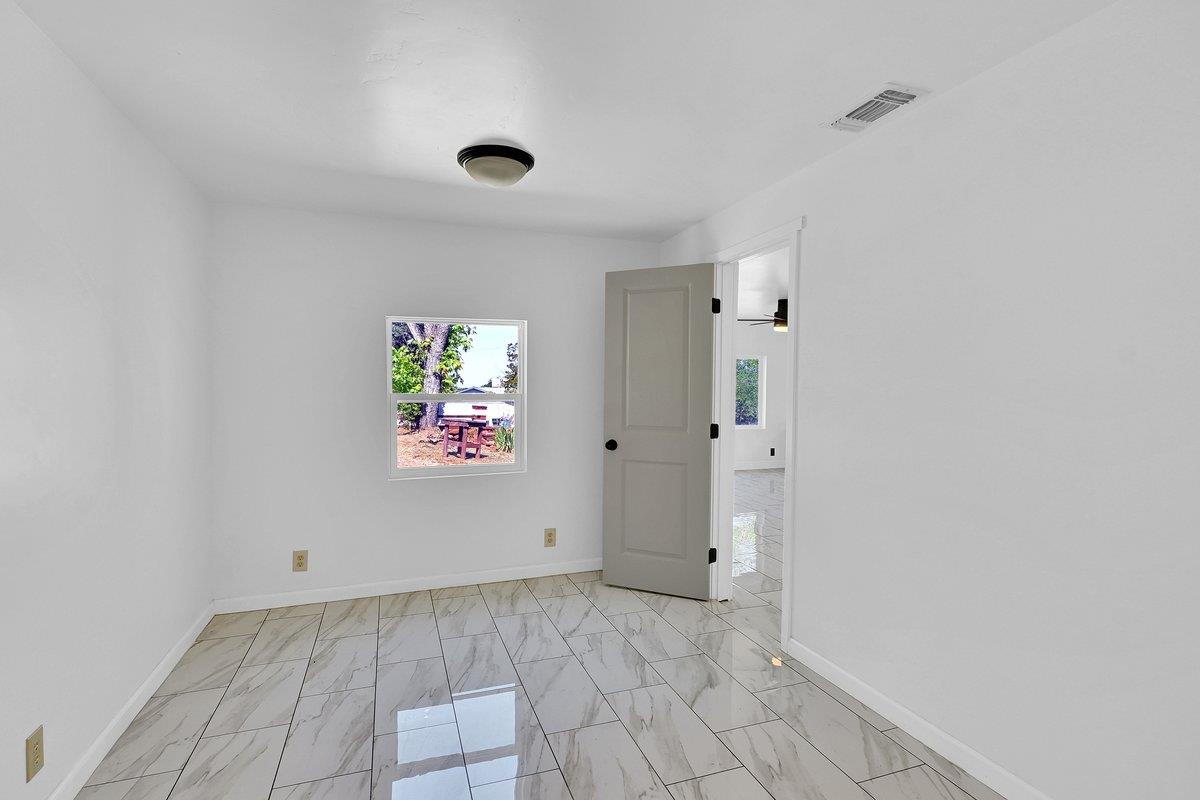 Detail Gallery Image 19 of 61 For 11 La Mirada Ave, Oroville,  CA 95966 - 3 Beds | 2 Baths