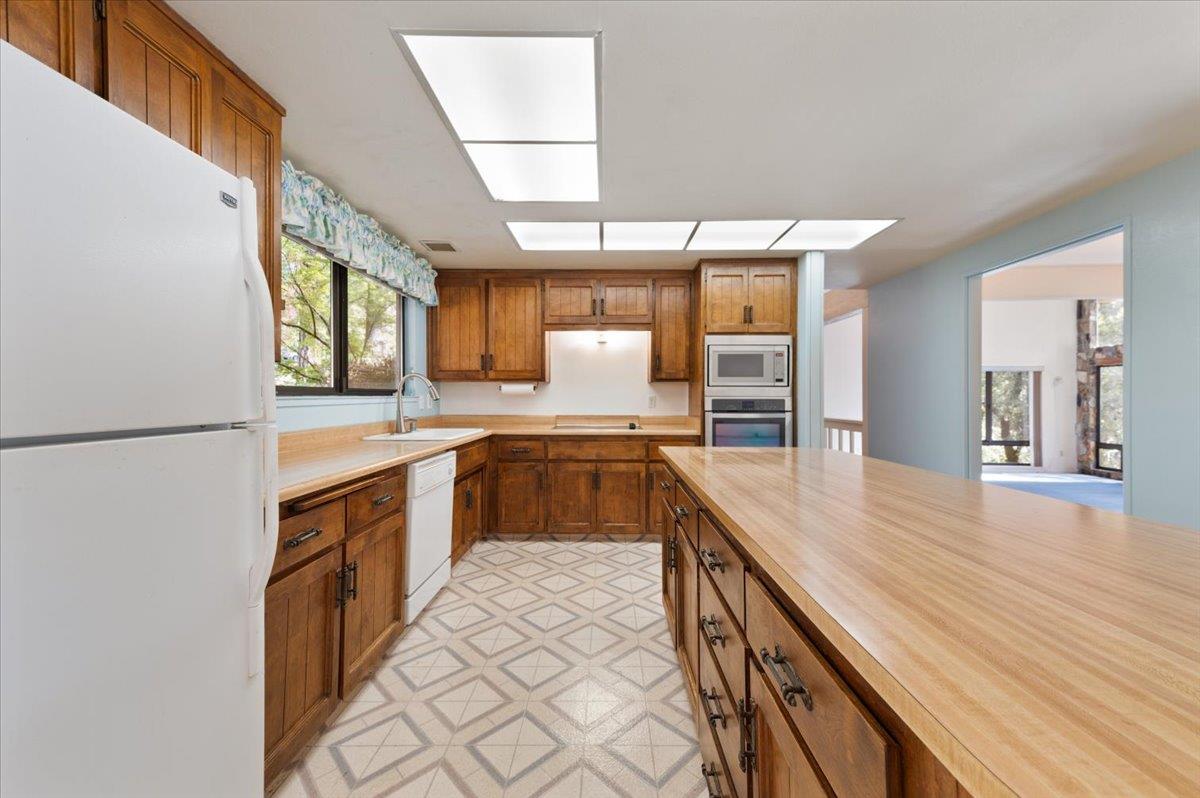 Detail Gallery Image 13 of 50 For 16559 Joey Ct, Grass Valley,  CA 95949 - 3 Beds | 2 Baths