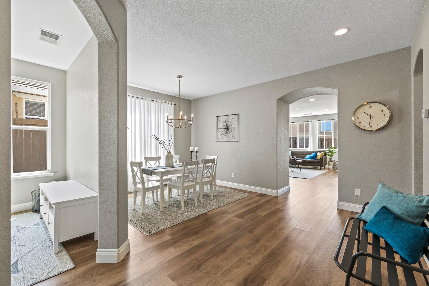Detail Gallery Image 6 of 34 For 5425 Mossy Stone Way, Rancho Cordova,  CA 95742 - 3 Beds | 2 Baths