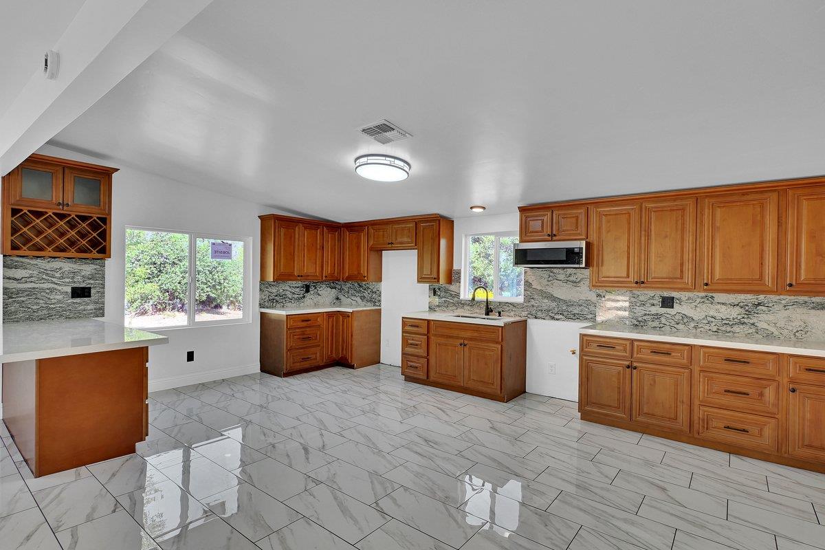 Detail Gallery Image 10 of 61 For 11 La Mirada Ave, Oroville,  CA 95966 - 3 Beds | 2 Baths