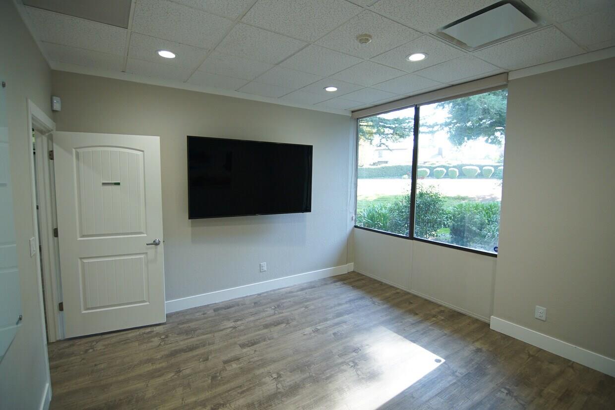 Detail Gallery Image 12 of 20 For 6345 Auburn Blvd, Citrus Heights,  CA 95621 - – Beds | – Baths