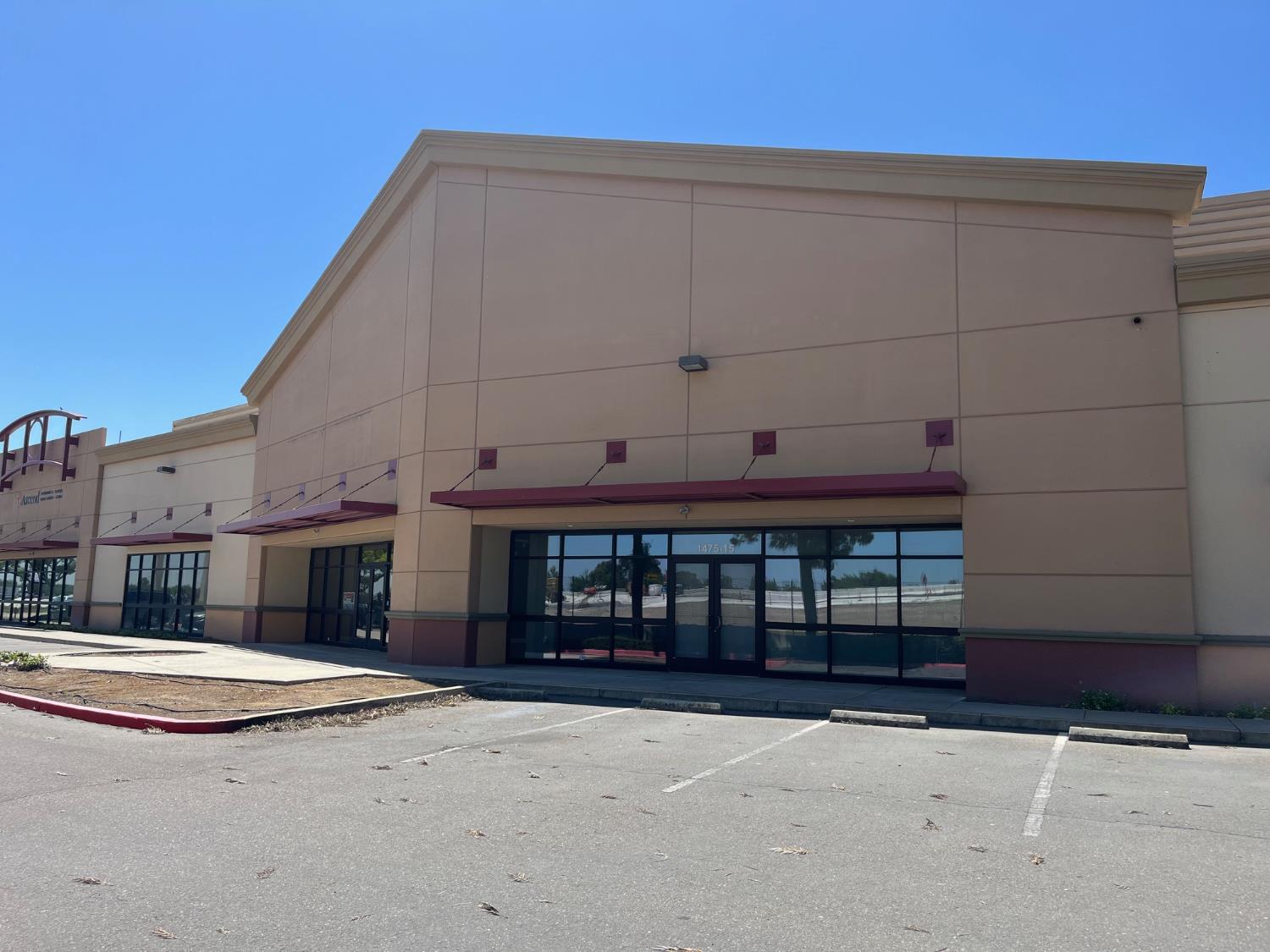Detail Gallery Image 1 of 48 For 1475 Moffat Blvd #15,  Manteca,  CA 95336 - – Beds | – Baths