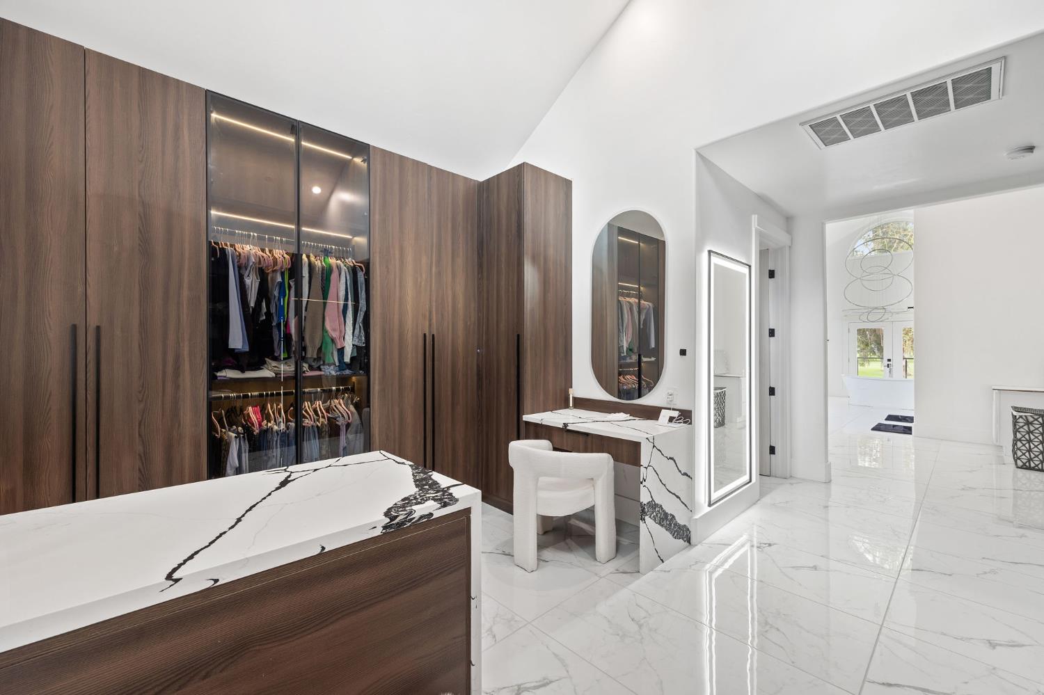 Detail Gallery Image 57 of 93 For 9425 S Wales Way, Elk Grove,  CA 95758 - 5 Beds | 5/1 Baths