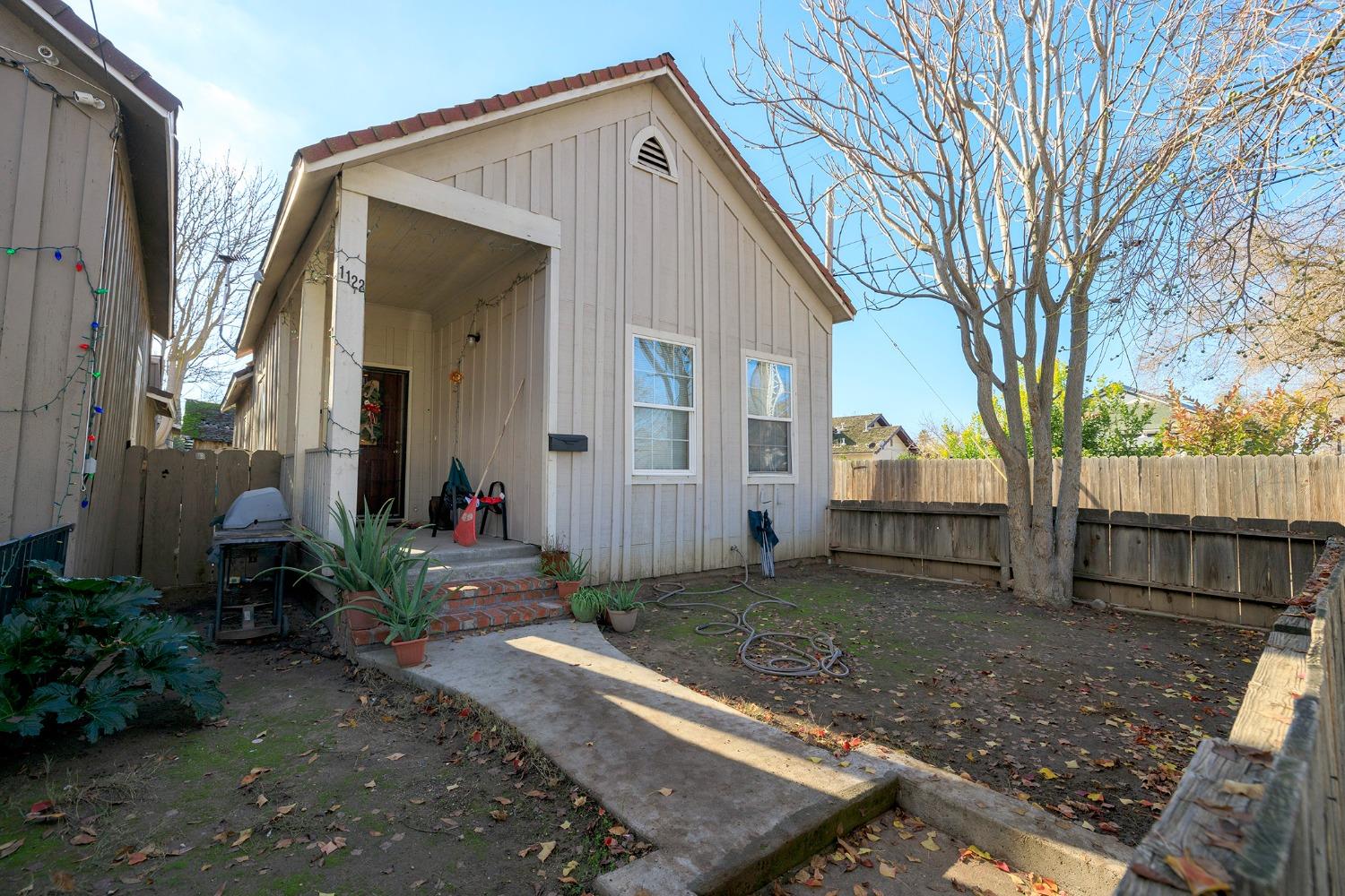 Fresno Street, Newman, California image 15