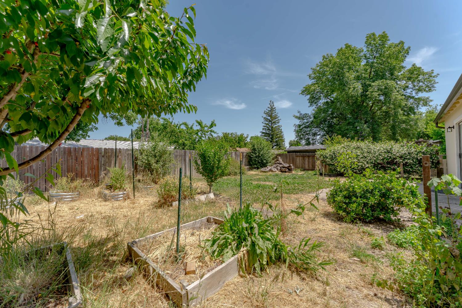 Detail Gallery Image 26 of 28 For 6112 Longfellow Way, Sacramento,  CA 95842 - 3 Beds | 1 Baths
