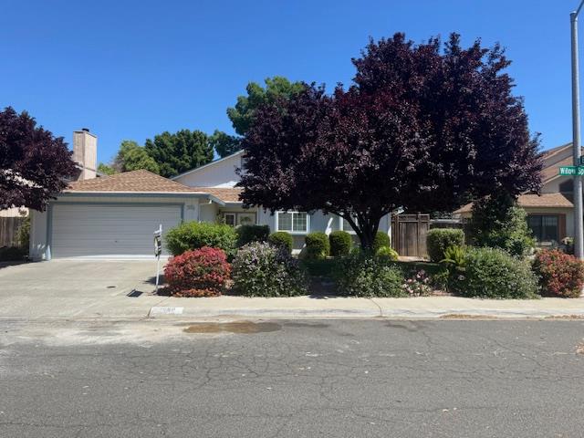 Detail Gallery Image 1 of 16 For 1455 Willow Springs Dr, Woodland,  CA 95776 - 3 Beds | 2 Baths