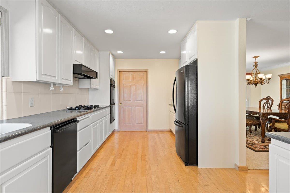 Detail Gallery Image 23 of 51 For 18610 Jayhawk Dr, Penn Valley,  CA 95946 - 4 Beds | 3 Baths