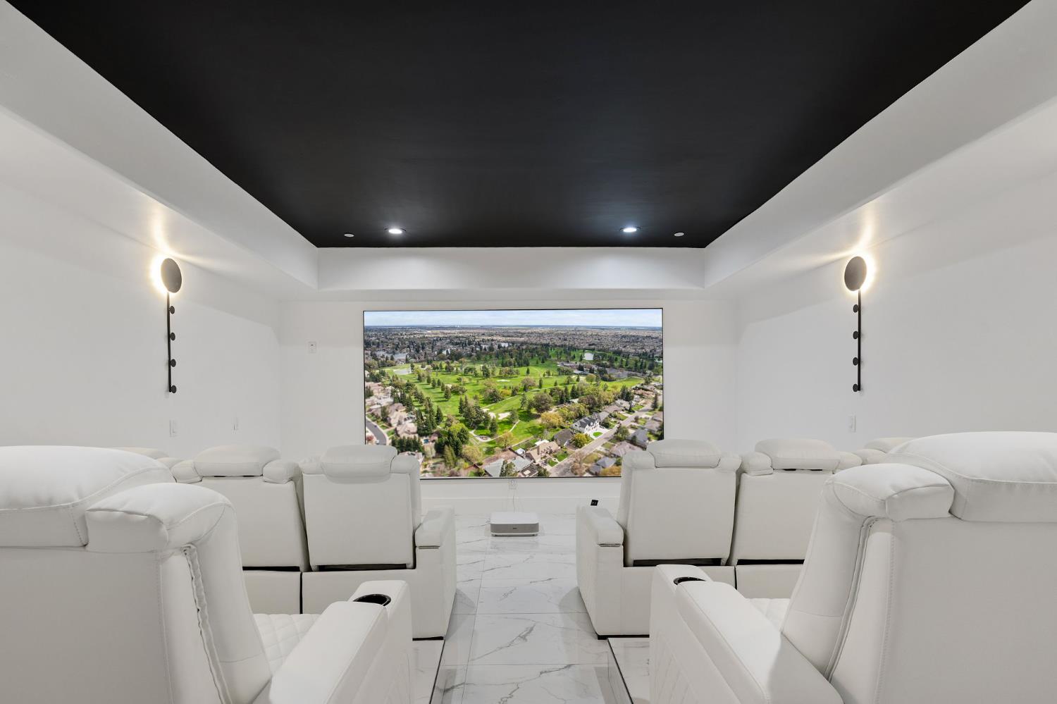 Detail Gallery Image 21 of 93 For 9425 S Wales Way, Elk Grove,  CA 95758 - 5 Beds | 5/1 Baths