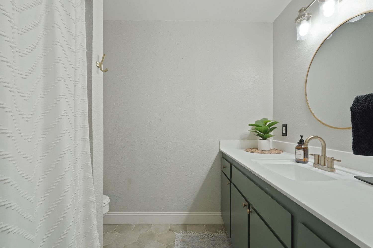 Detail Gallery Image 21 of 42 For 1118 Hawthorne Ave, Modesto,  CA 95350 - 3 Beds | 2 Baths