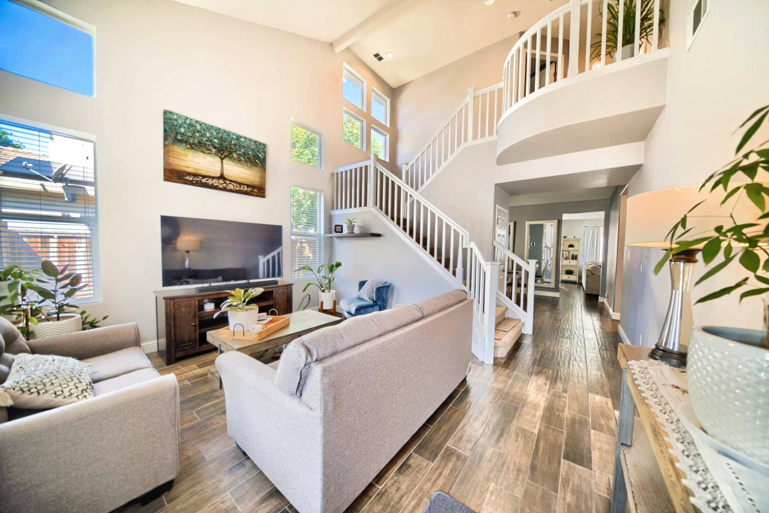 Detail Gallery Image 5 of 98 For 3227 Cathleen Ln, Tracy,  CA 95377 - 5 Beds | 3 Baths