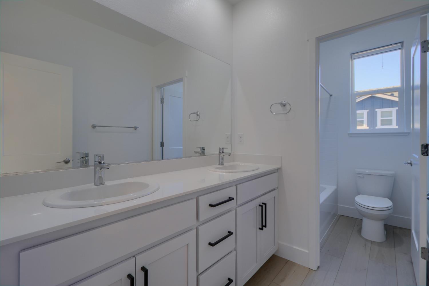 Detail Gallery Image 35 of 60 For 2183 Grady Cir, Woodland,  CA 95776 - 4 Beds | 2/1 Baths