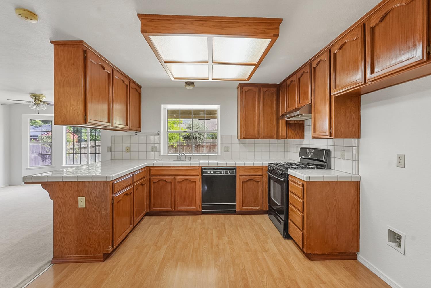 Detail Gallery Image 12 of 32 For 1011 Georgetown Ave, Turlock,  CA 95382 - 4 Beds | 2 Baths