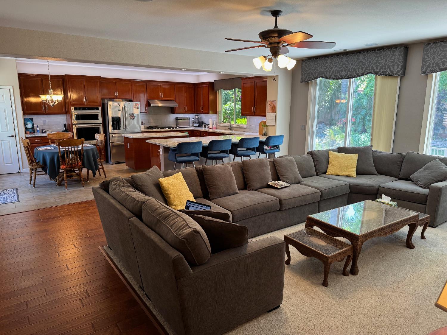 Detail Gallery Image 5 of 52 For 220 Shrike Cir, Sacramento,  CA 95834 - 4 Beds | 3 Baths