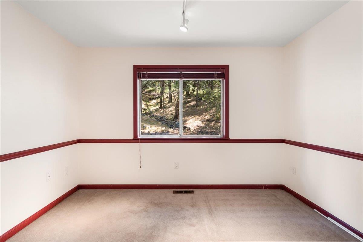 Detail Gallery Image 27 of 51 For 18610 Jayhawk Dr, Penn Valley,  CA 95946 - 4 Beds | 3 Baths
