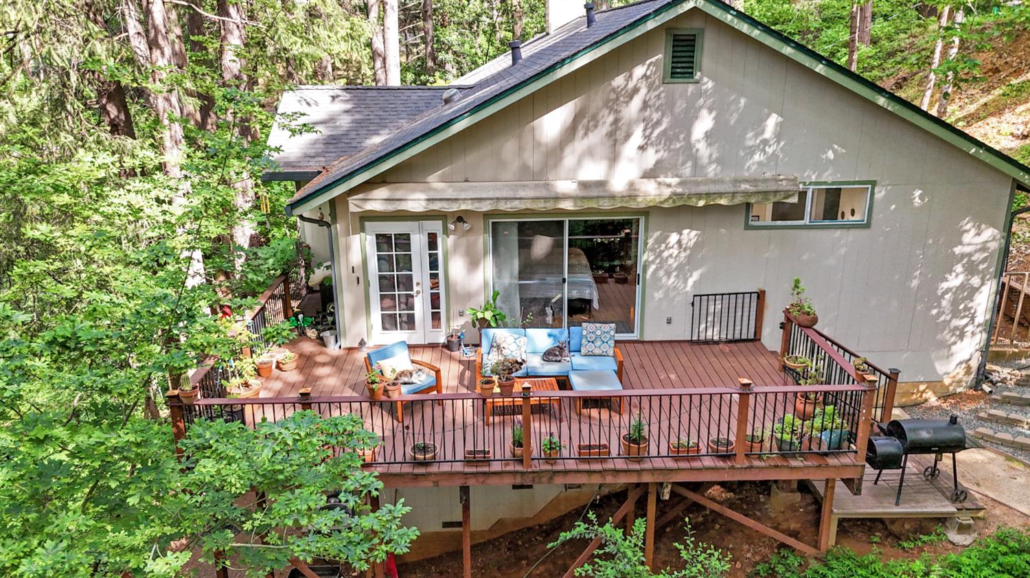 Detail Gallery Image 3 of 24 For 10901 Footwall Dr, Grass Valley,  CA 95945 - 3 Beds | 2 Baths