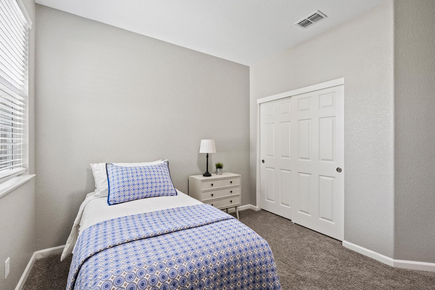 Detail Gallery Image 27 of 34 For 5425 Mossy Stone Way, Rancho Cordova,  CA 95742 - 3 Beds | 2 Baths