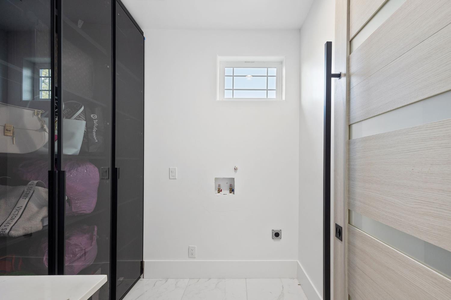 Detail Gallery Image 58 of 93 For 9425 S Wales Way, Elk Grove,  CA 95758 - 5 Beds | 5/1 Baths