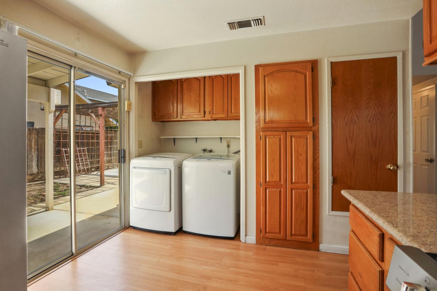 Detail Gallery Image 16 of 37 For 861 E Hawkeye Ave, Turlock,  CA 95380 - 3 Beds | 2/1 Baths