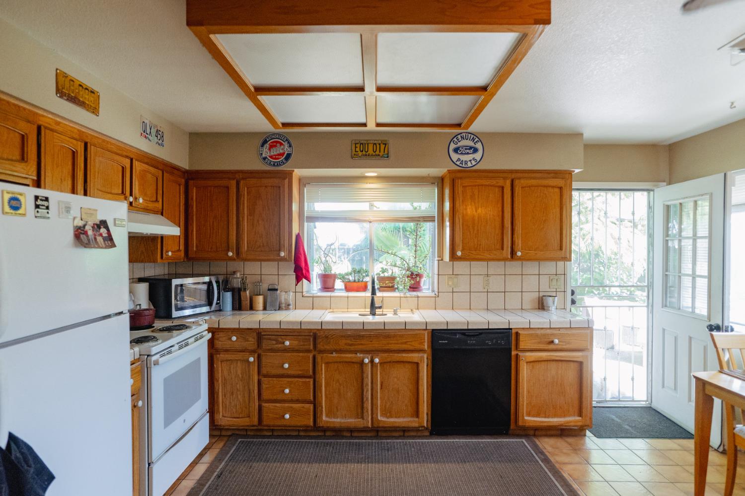 Detail Gallery Image 9 of 66 For 1070 E 23rd St, Merced,  CA 95340 - 3 Beds | 2 Baths