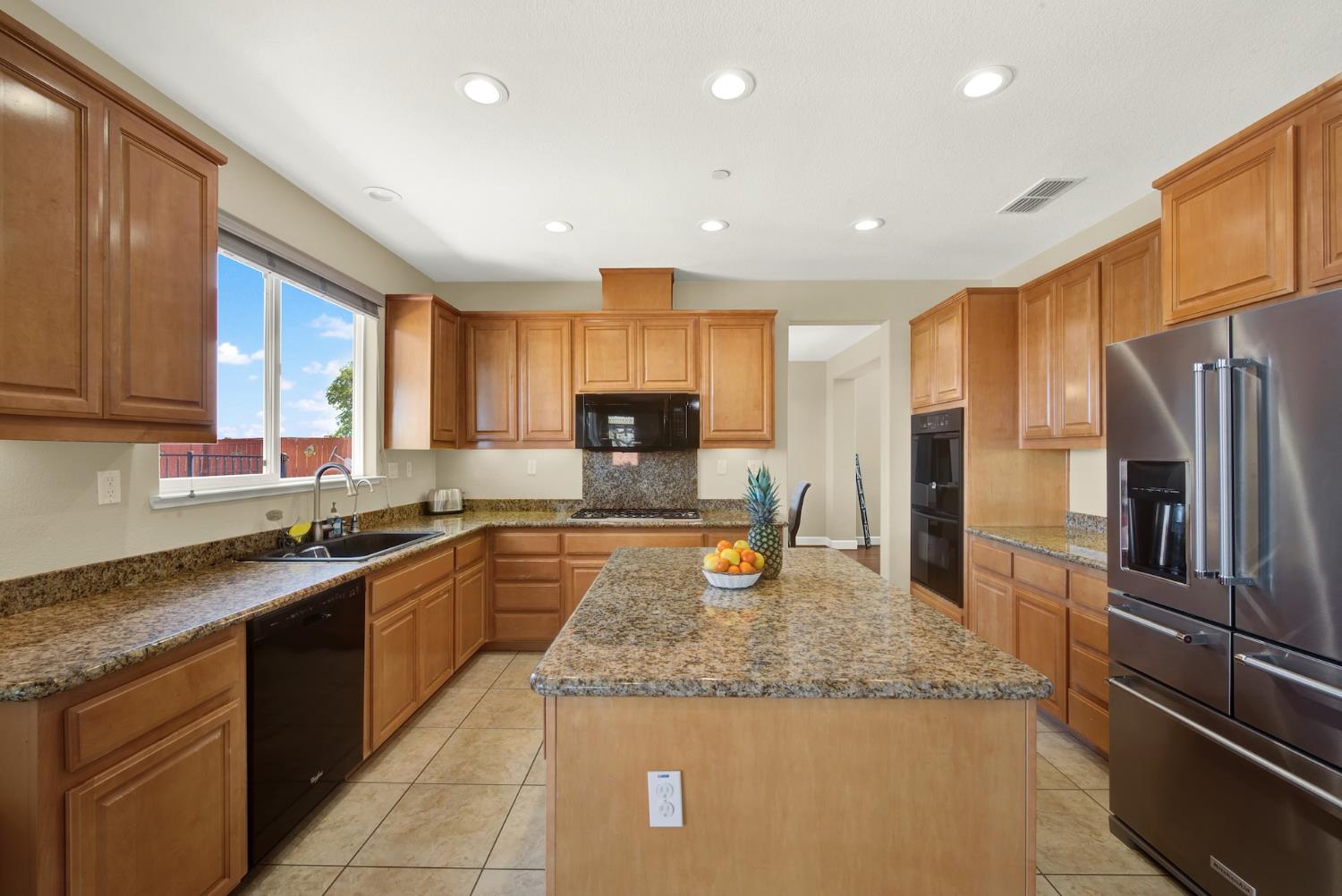 Mandarin Street, Woodland, California image 19