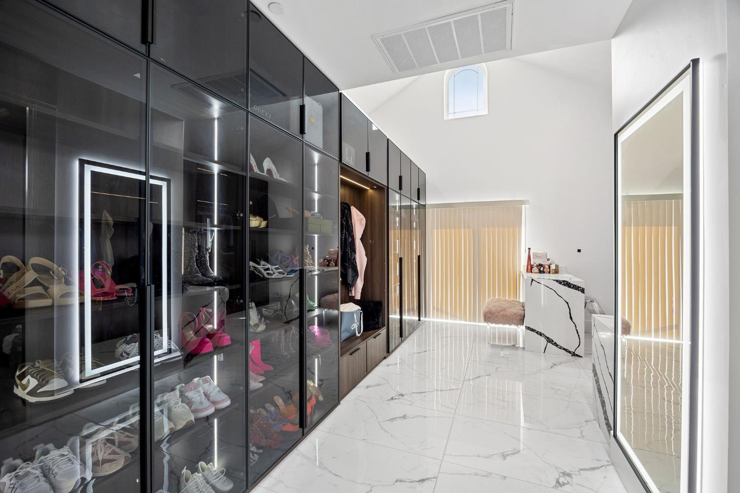 Detail Gallery Image 55 of 93 For 9425 S Wales Way, Elk Grove,  CA 95758 - 5 Beds | 5/1 Baths
