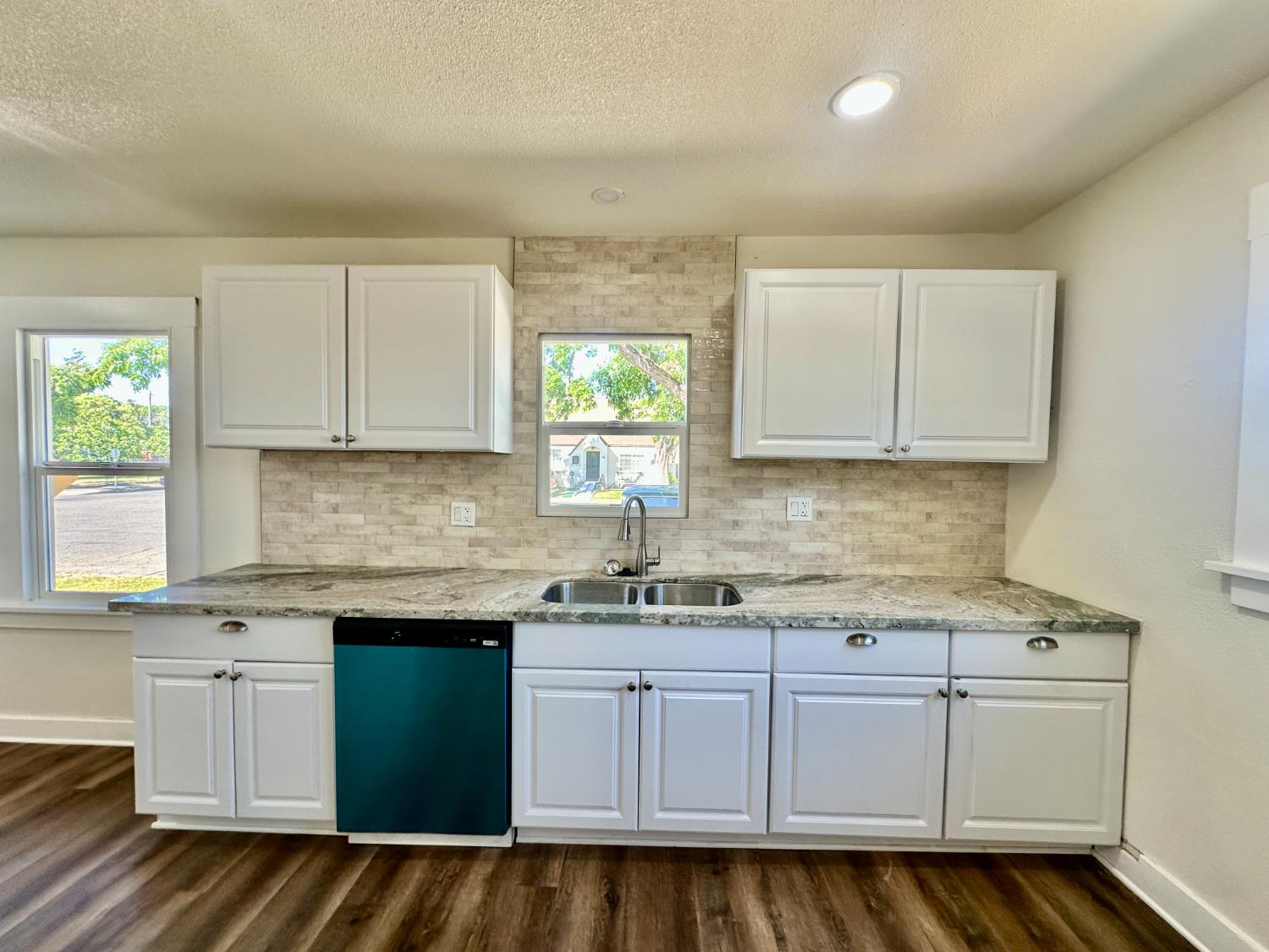 Detail Gallery Image 10 of 21 For 597 1st Ave, Gustine,  CA 95322 - 3 Beds | 1 Baths