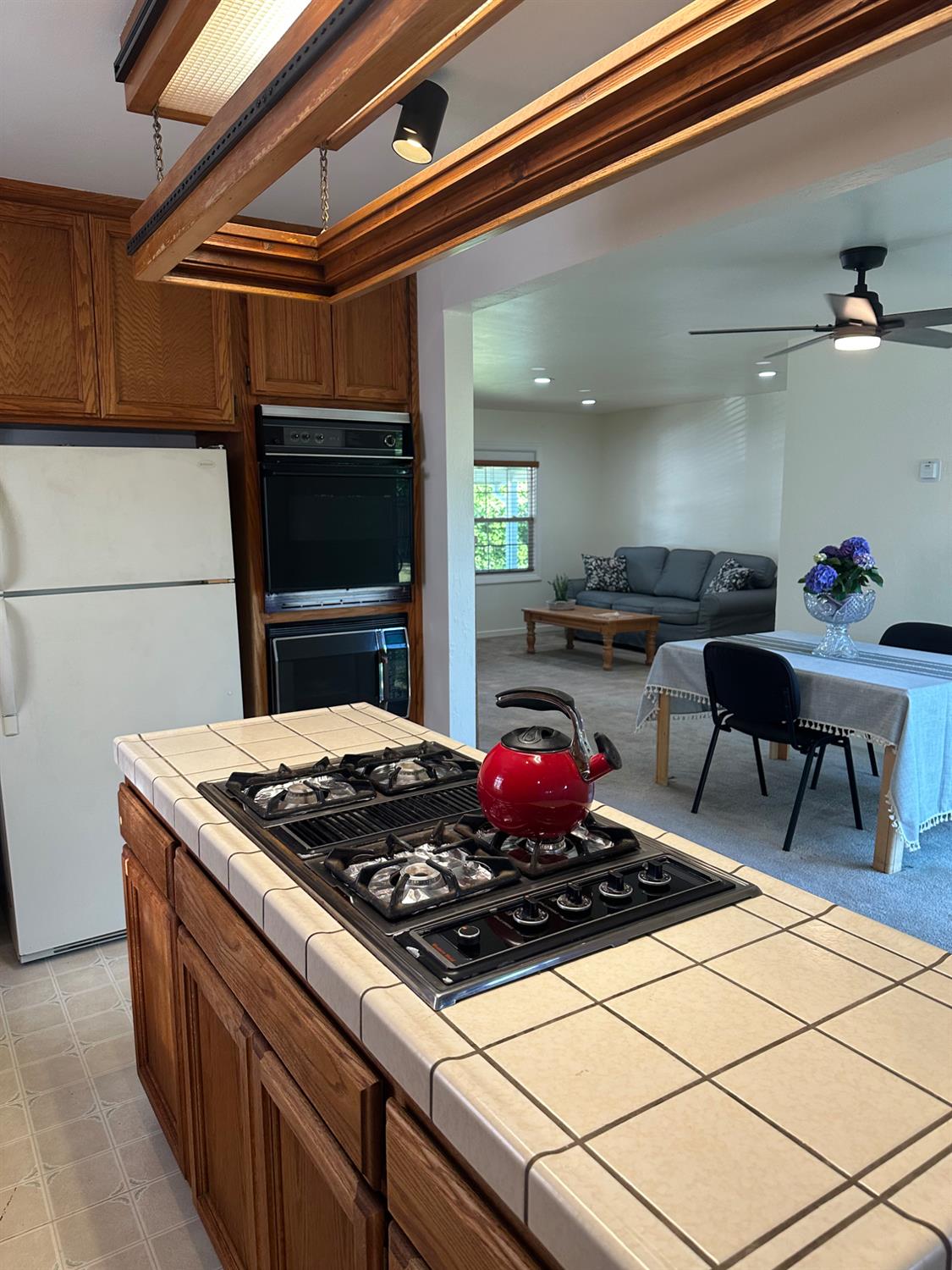 Detail Gallery Image 6 of 22 For 6322 Jansen Dr, Sacramento,  CA 95824 - 2 Beds | 1 Baths