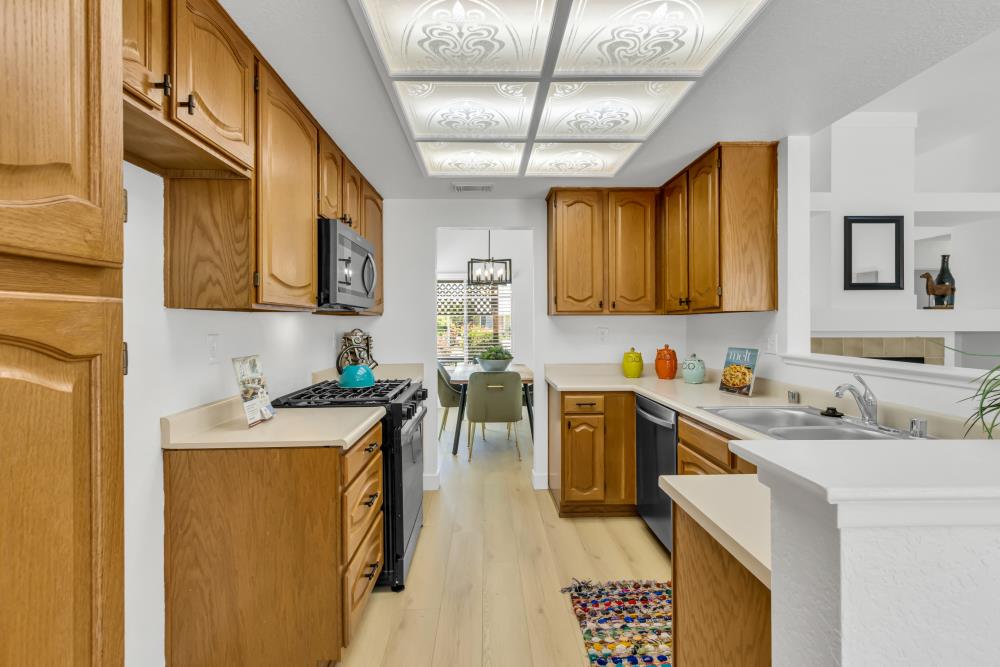 Detail Gallery Image 30 of 75 For 5984 Sawyer Cir, Sacramento,  CA 95823 - 3 Beds | 2 Baths