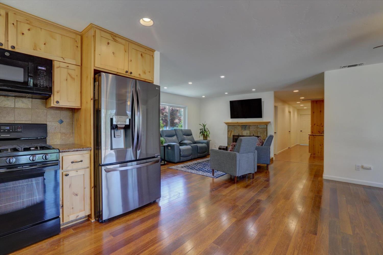 Detail Gallery Image 22 of 88 For 2500 N Lakewood Dr, Meadow Vista,  CA 95722 - 3 Beds | 2/1 Baths