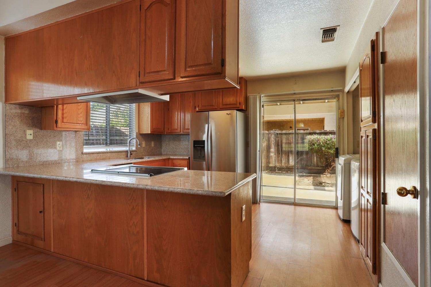 Detail Gallery Image 12 of 37 For 861 E Hawkeye Ave, Turlock,  CA 95380 - 3 Beds | 2/1 Baths