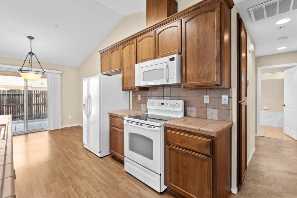Detail Gallery Image 16 of 40 For 737 Young Ct, Galt,  CA 95632 - 2 Beds | 2 Baths