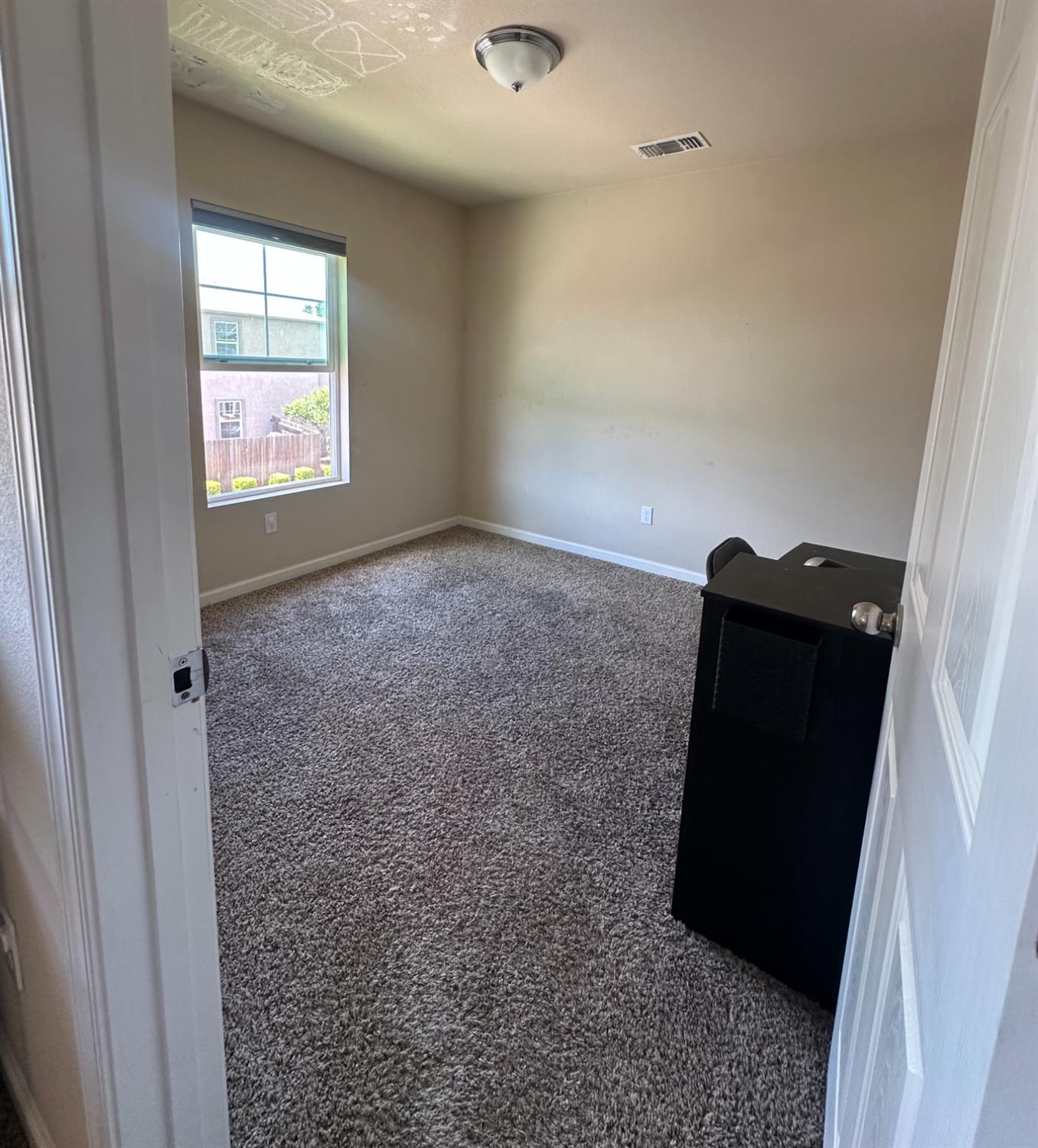 Detail Gallery Image 10 of 15 For 710 Ashwick Loop, Sacramento,  CA 95823 - 3 Beds | 1/1 Baths