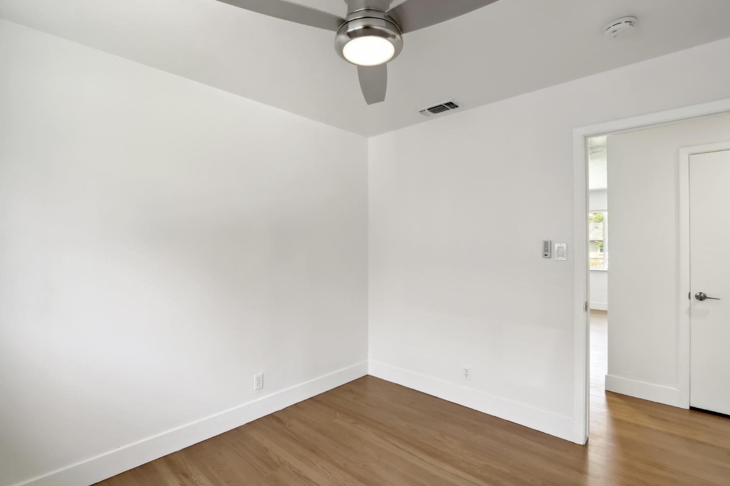 Detail Gallery Image 31 of 59 For 5250 71st St, Sacramento,  CA 95820 - 3 Beds | 1 Baths