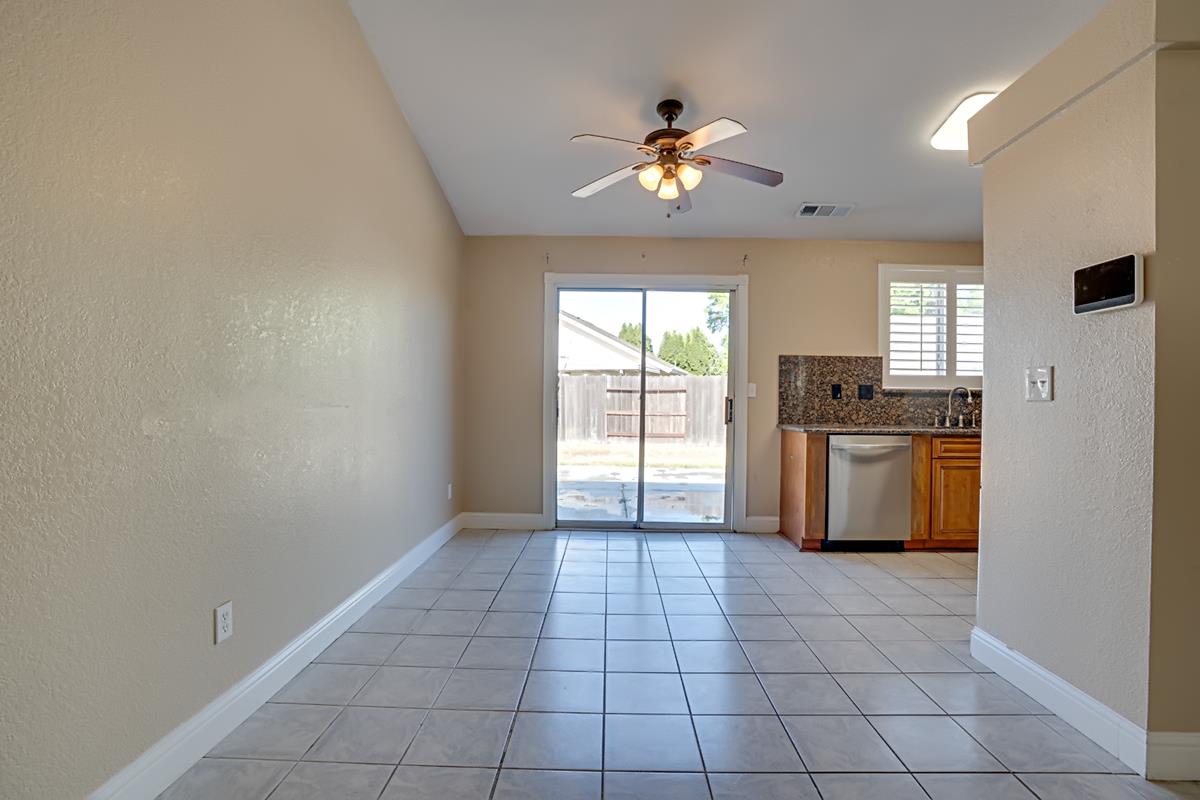 Detail Gallery Image 6 of 20 For 2445 Little Aston Way, Stockton,  CA 95206 - 2 Beds | 2 Baths