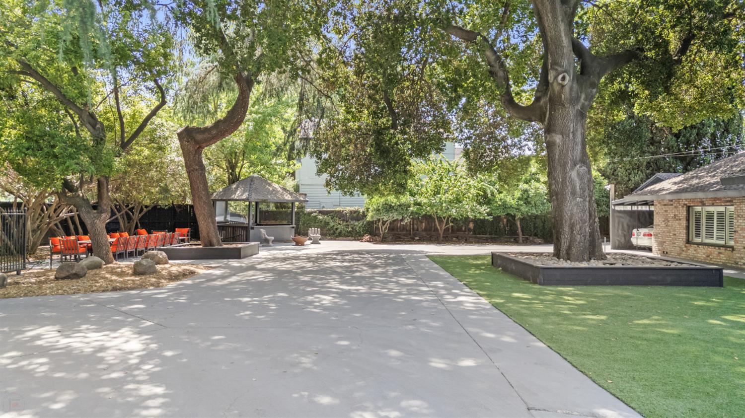 Detail Gallery Image 89 of 97 For 3221 Country Club Blvd, Stockton,  CA 95204 - 4 Beds | 3/1 Baths