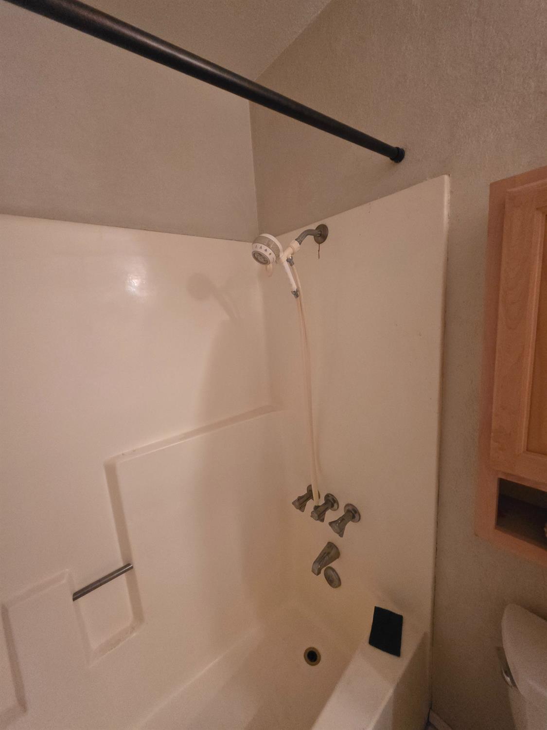 Detail Gallery Image 8 of 12 For 1855 Crossmill Way, Sacramento,  CA 95833 - 2 Beds | 2 Baths