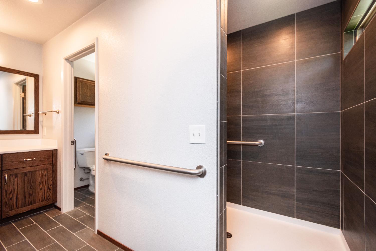 Detail Gallery Image 32 of 65 For 5612 Jolly Ct, Fair Oaks,  CA 95628 - 3 Beds | 2 Baths