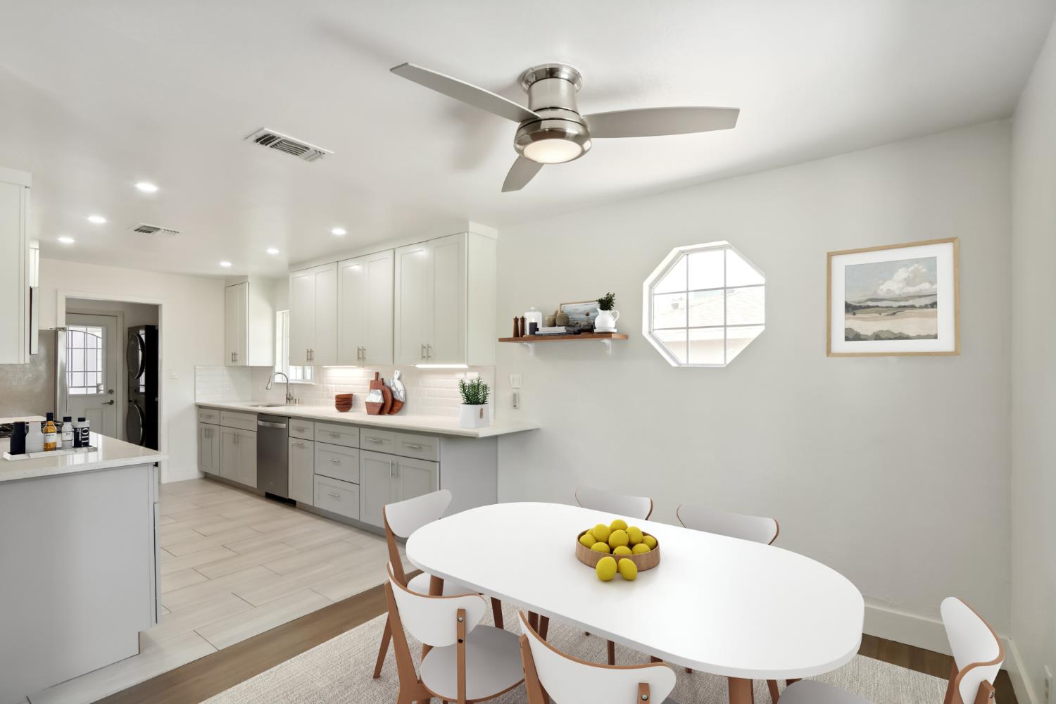 Detail Gallery Image 7 of 59 For 5250 71st St, Sacramento,  CA 95820 - 3 Beds | 1 Baths