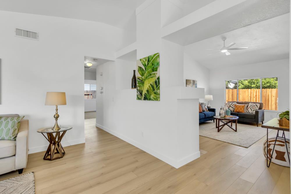 Detail Gallery Image 6 of 75 For 5984 Sawyer Cir, Sacramento,  CA 95823 - 3 Beds | 2 Baths