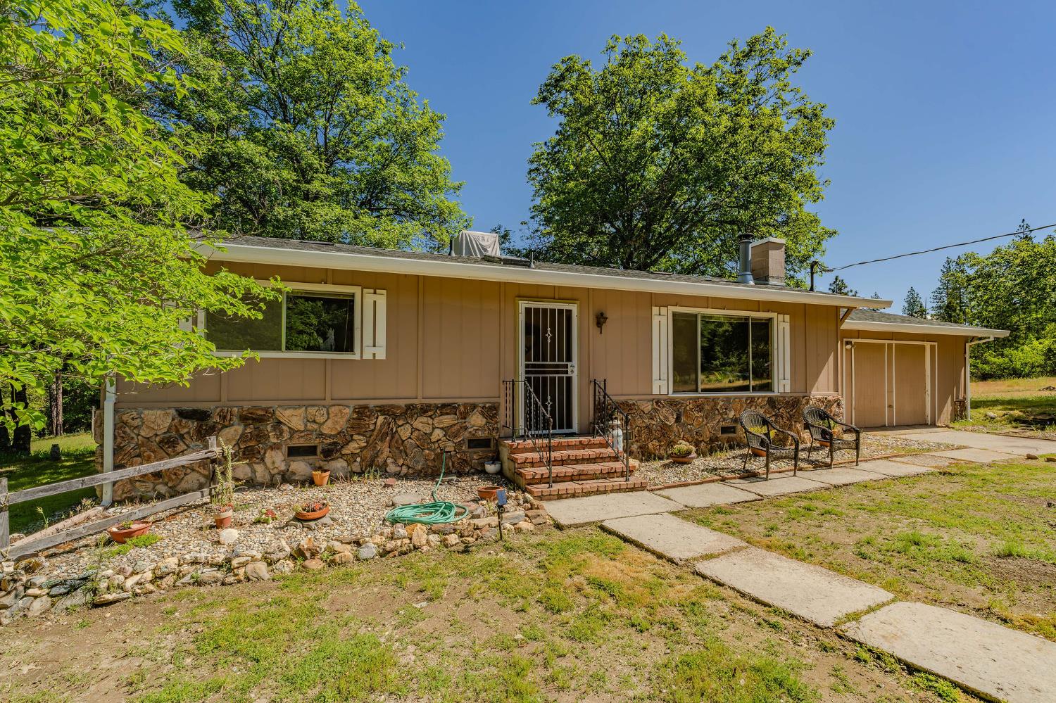 Detail Gallery Image 2 of 40 For 1470 Meredith Lane, Rail Road Flat,  CA 95248 - 2 Beds | 2 Baths