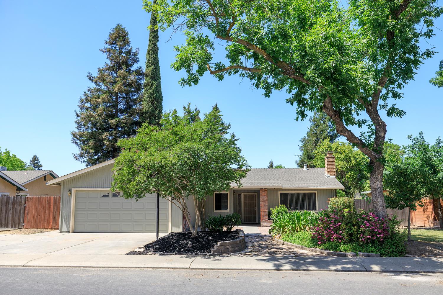 Detail Gallery Image 1 of 34 For 2609 Finlandia Ave, Modesto,  CA 95358 - 3 Beds | 2 Baths