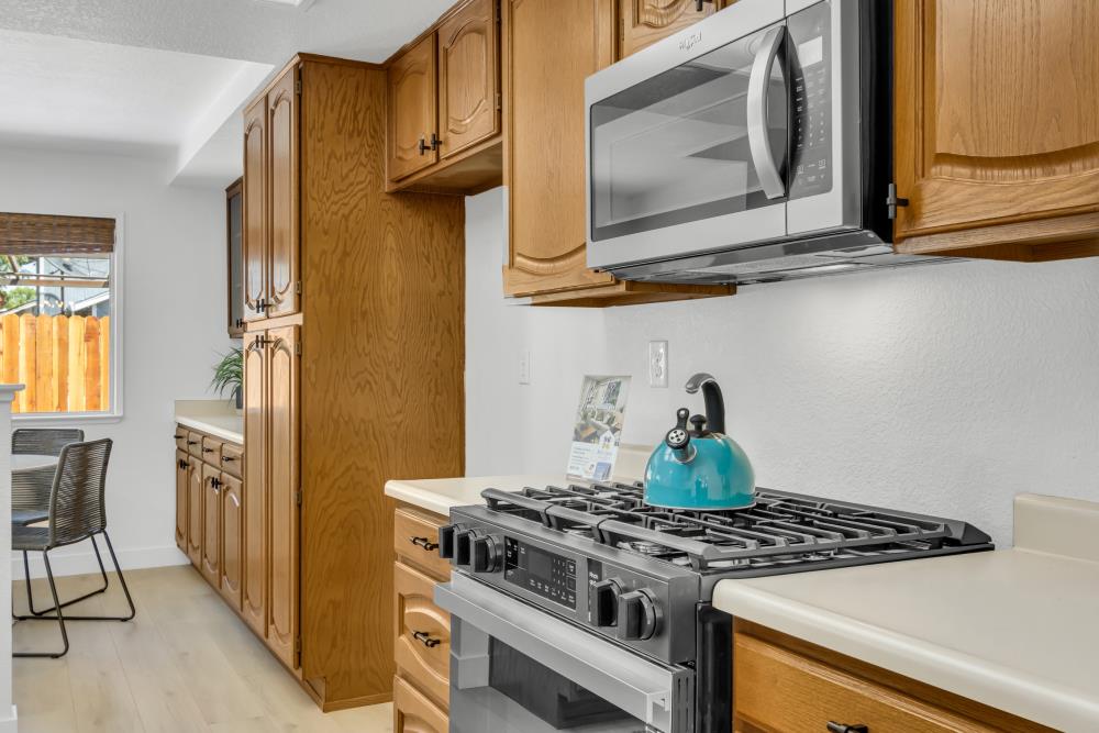 Detail Gallery Image 36 of 75 For 5984 Sawyer Cir, Sacramento,  CA 95823 - 3 Beds | 2 Baths
