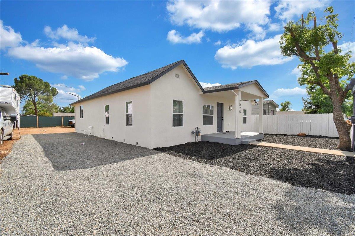 Detail Gallery Image 4 of 41 For 2575 a St, Oroville,  CA 95966 - 3 Beds | 1/2 Baths