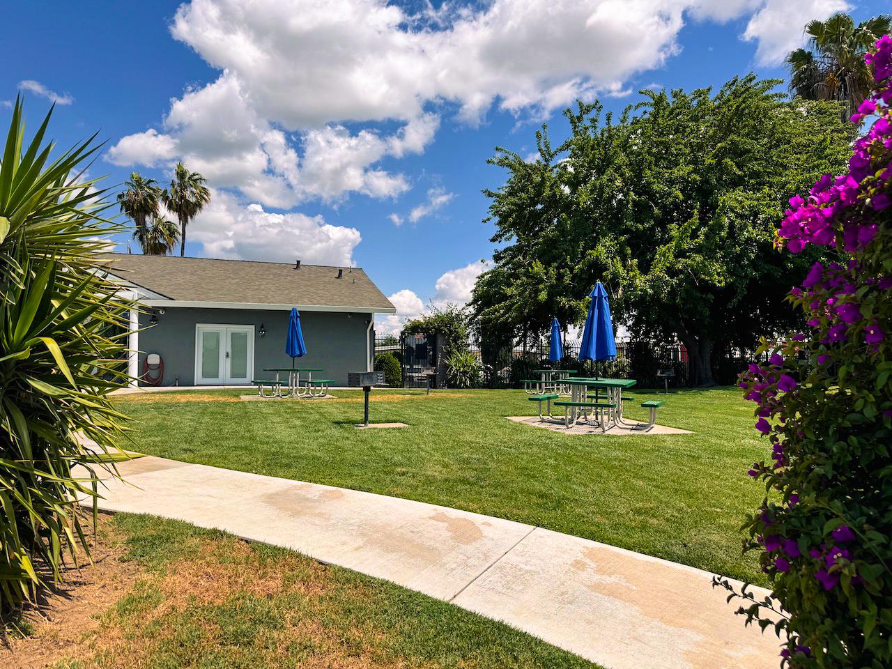 Detail Gallery Image 6 of 33 For 3939 Central Ave 35, Ceres,  CA 95307 - 3 Beds | 2 Baths