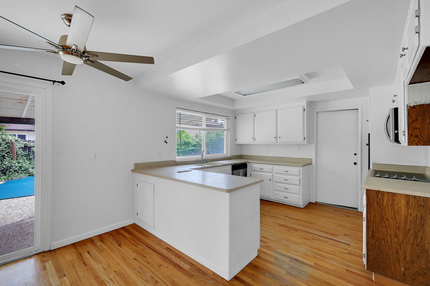 Detail Gallery Image 15 of 25 For 1440 Peach Tree Ln, Yuba City,  CA 95993 - 3 Beds | 2 Baths