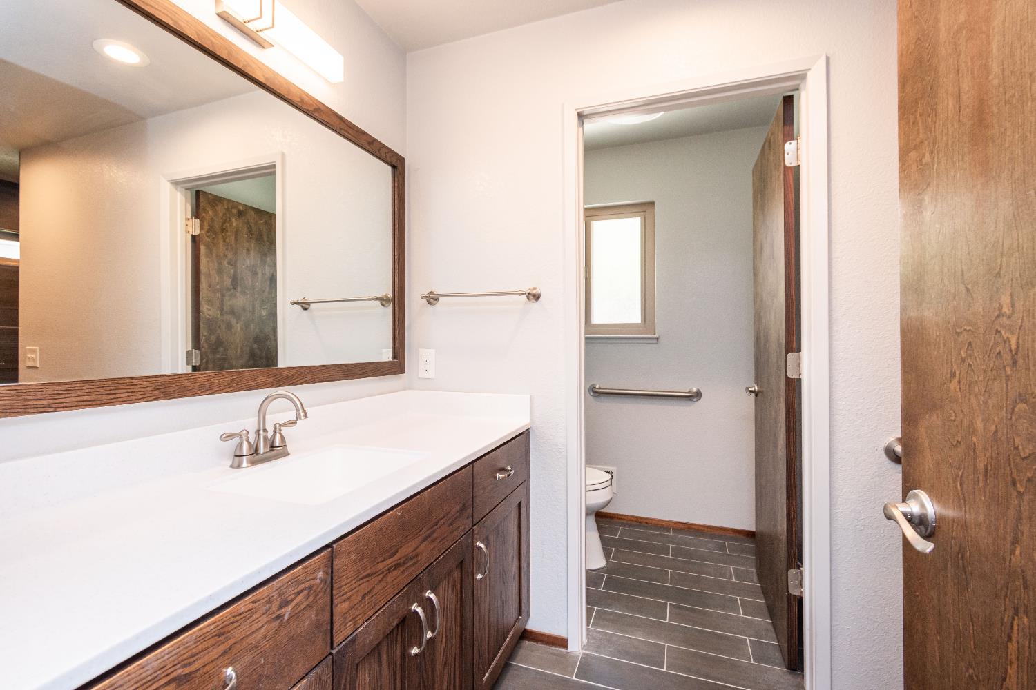 Detail Gallery Image 30 of 65 For 5612 Jolly Ct, Fair Oaks,  CA 95628 - 3 Beds | 2 Baths