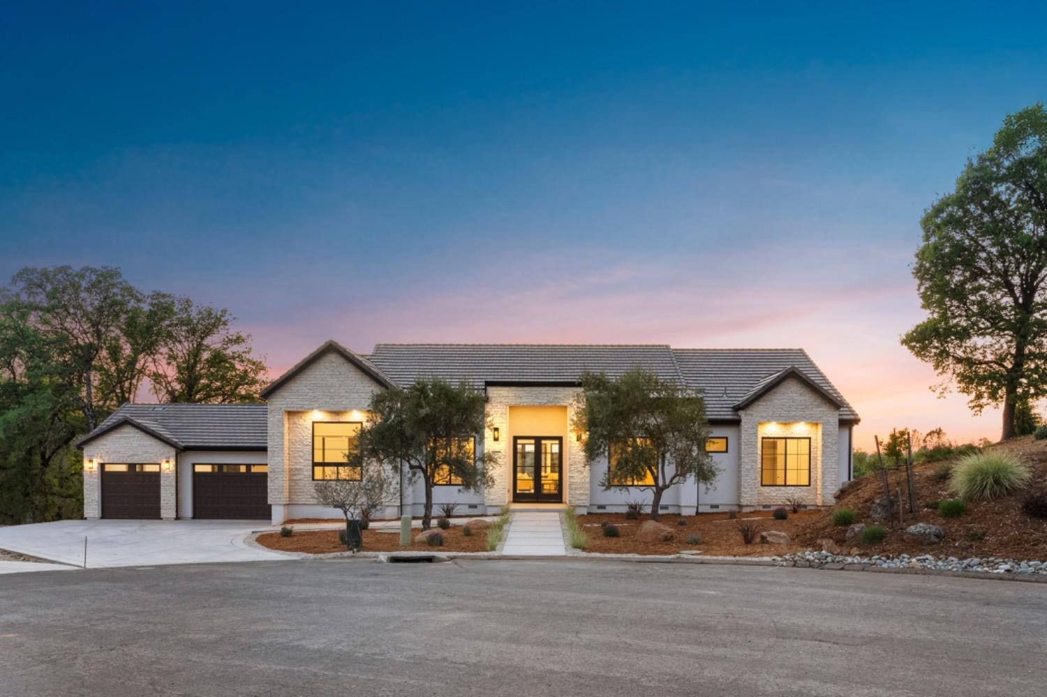 Detail Gallery Image 1 of 31 For 23846 Ironwood Ct, Auburn,  CA 95602 - 4 Beds | 3 Baths