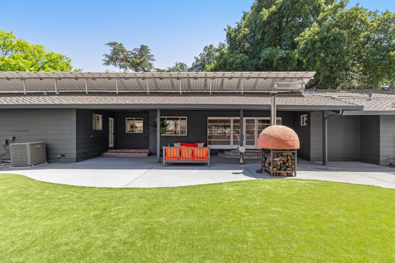 Detail Gallery Image 83 of 97 For 3221 Country Club Blvd, Stockton,  CA 95204 - 4 Beds | 3/1 Baths