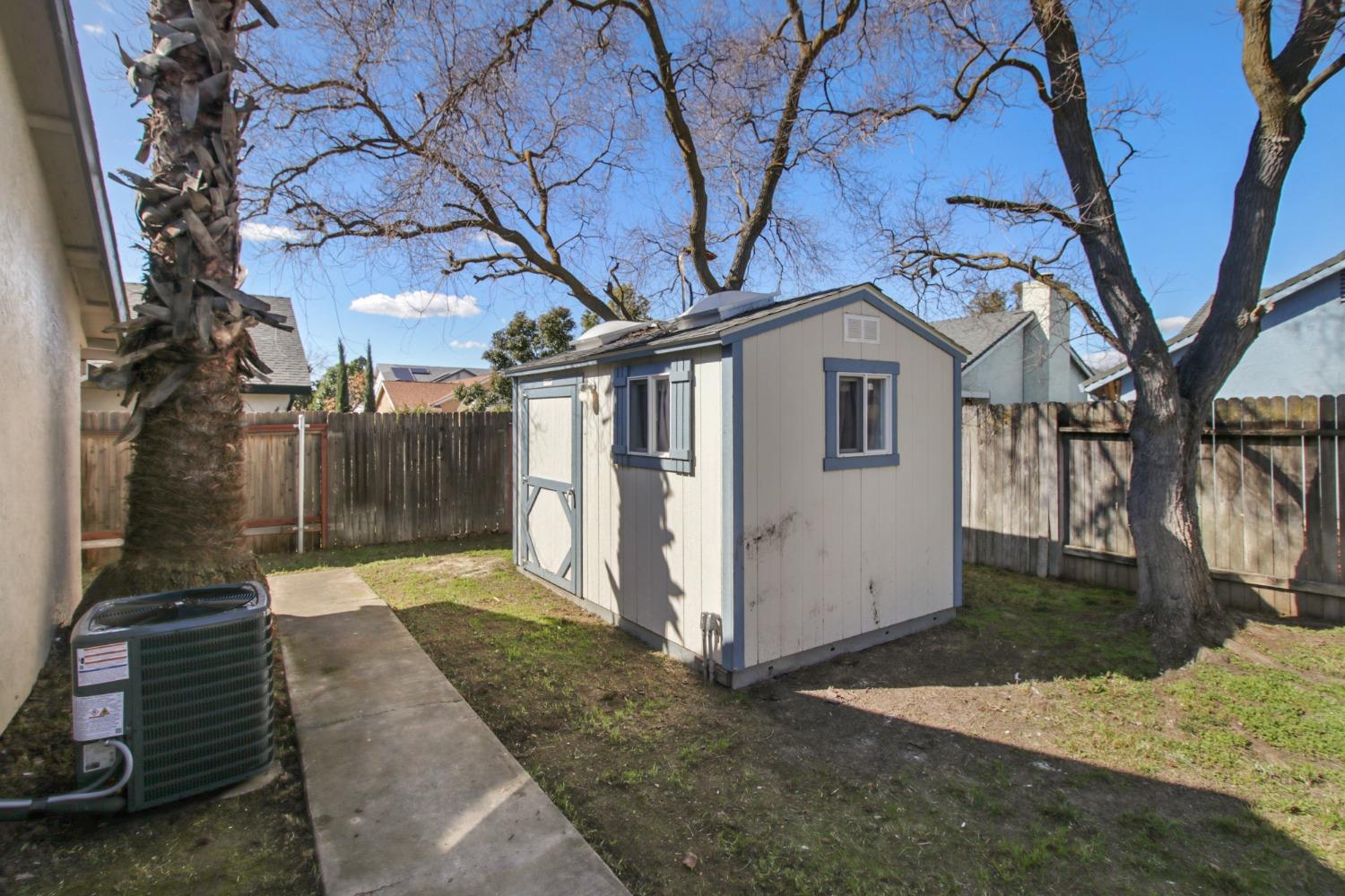 Detail Gallery Image 34 of 38 For 8237 Auberry Dr, Sacramento,  CA 95828 - 3 Beds | 2 Baths