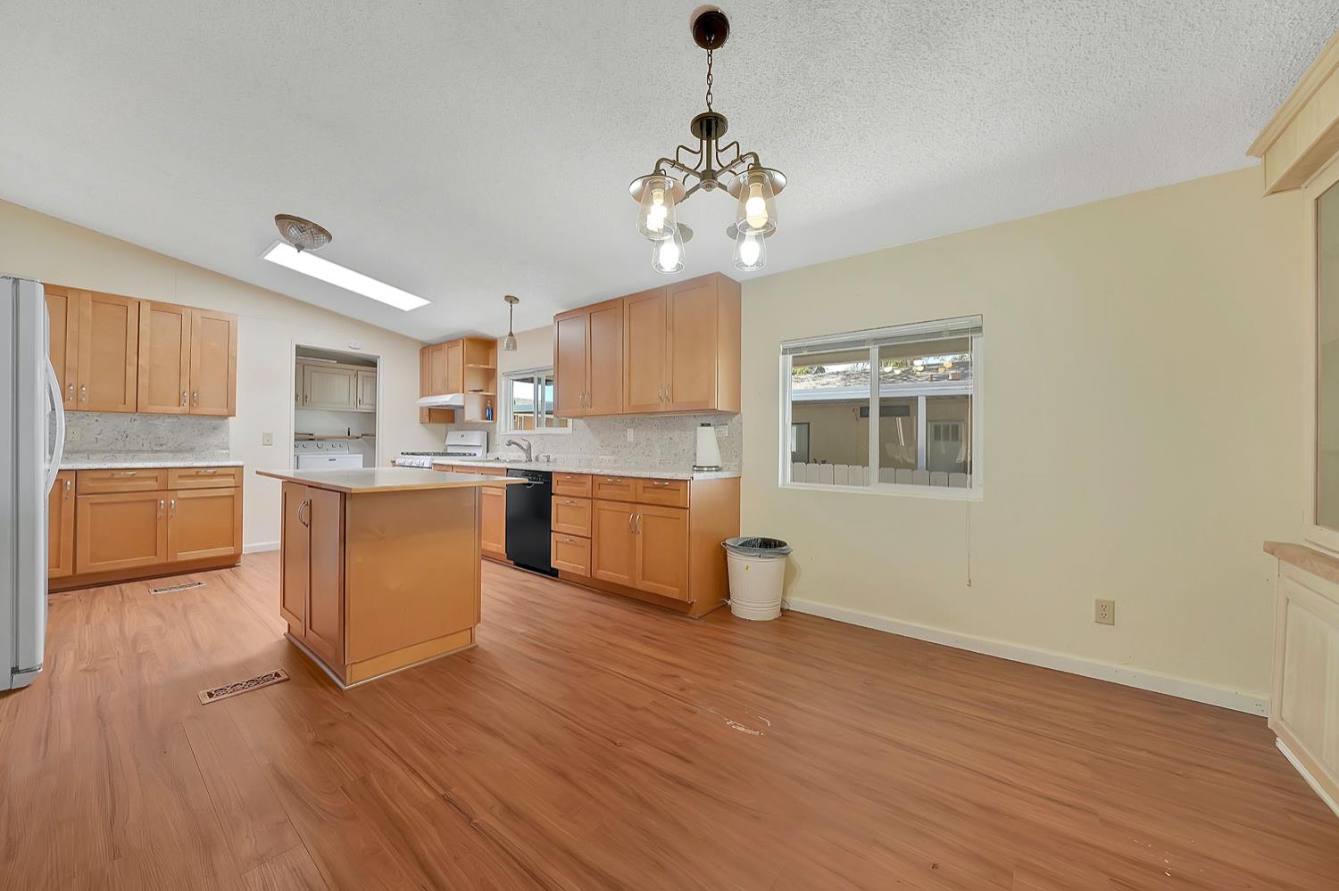 Detail Gallery Image 8 of 58 For 5928 Oak Dr, Ione,  CA 95640 - 3 Beds | 2 Baths